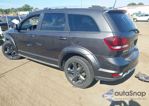 2019 Dodge Journey Crossroad z USA, uszkodzony, nr VIN 3C4PDCGG6KT717693